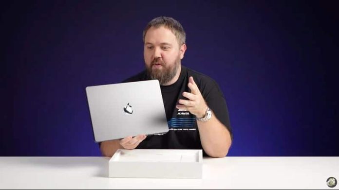 Alleged M4 MacBook Pro Leak Box.jpg