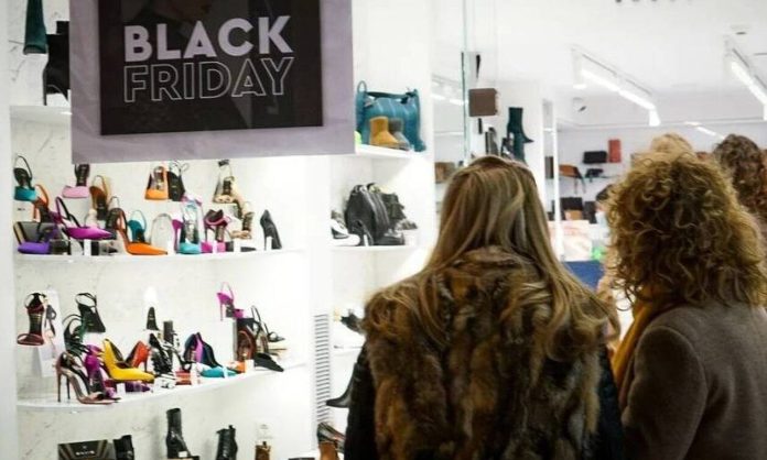 Black Frid 1591622 blackfriday.jpg