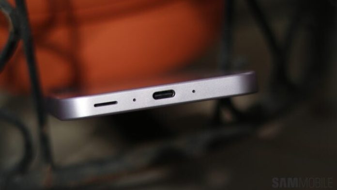 Galaxy A35 design USB port 720x405.jpg