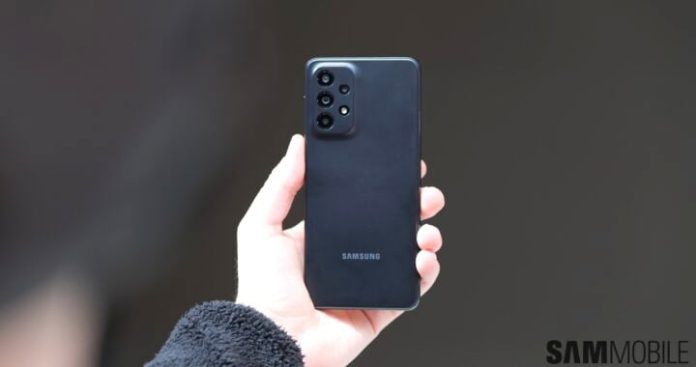 Samsung Galaxy A33 rear 720x380.jpg