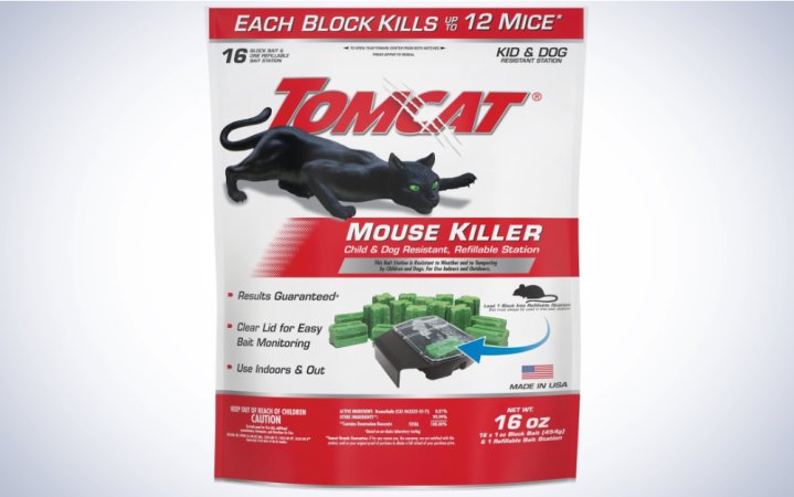   Tomcat Mouse Killer σε απλό λευκό φόντο.