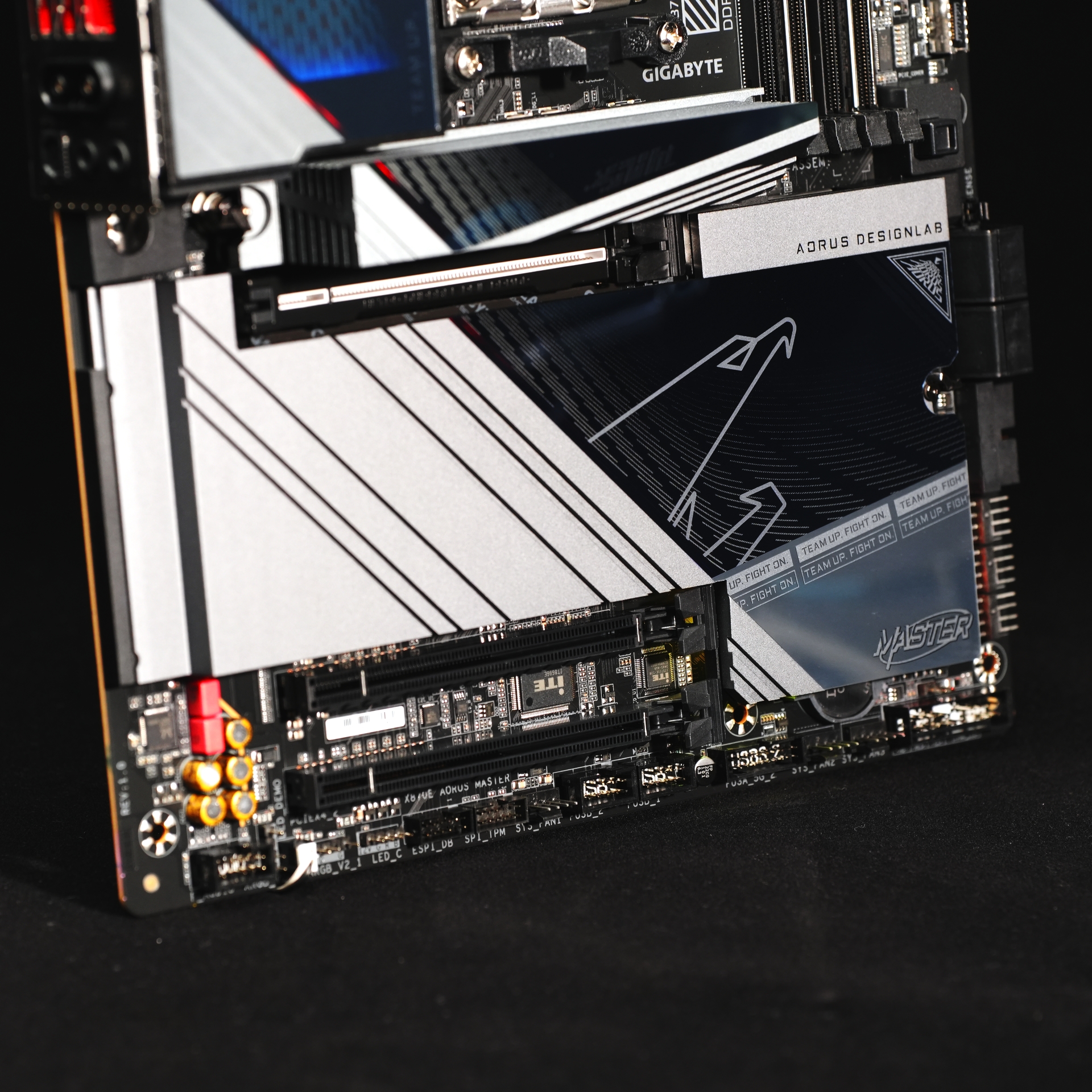 X870E Aorus Master PCI-E