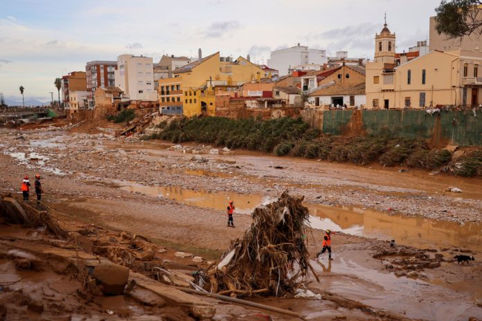 2024 11 01T194146Z 1915523467 RC2FWAADLVDG RTRMADP 5 EUROPE WEATHER SPAIN STORM.jpg